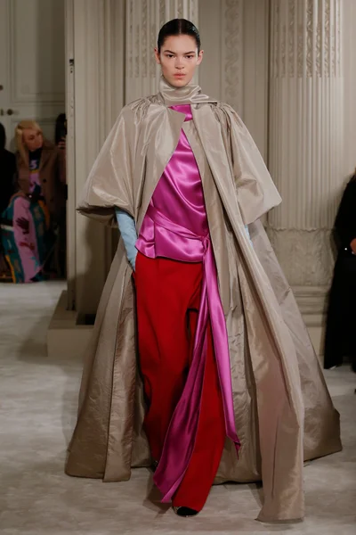 Look 10